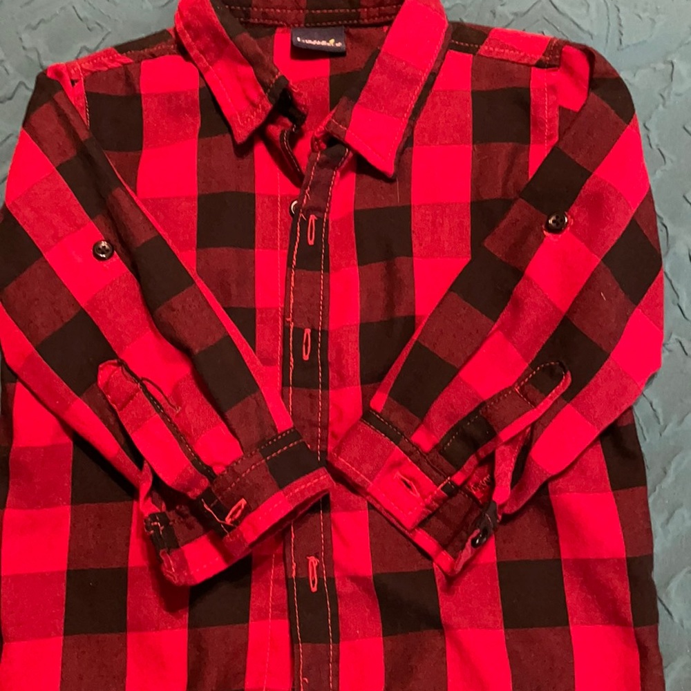 Red/black plaid shirt
